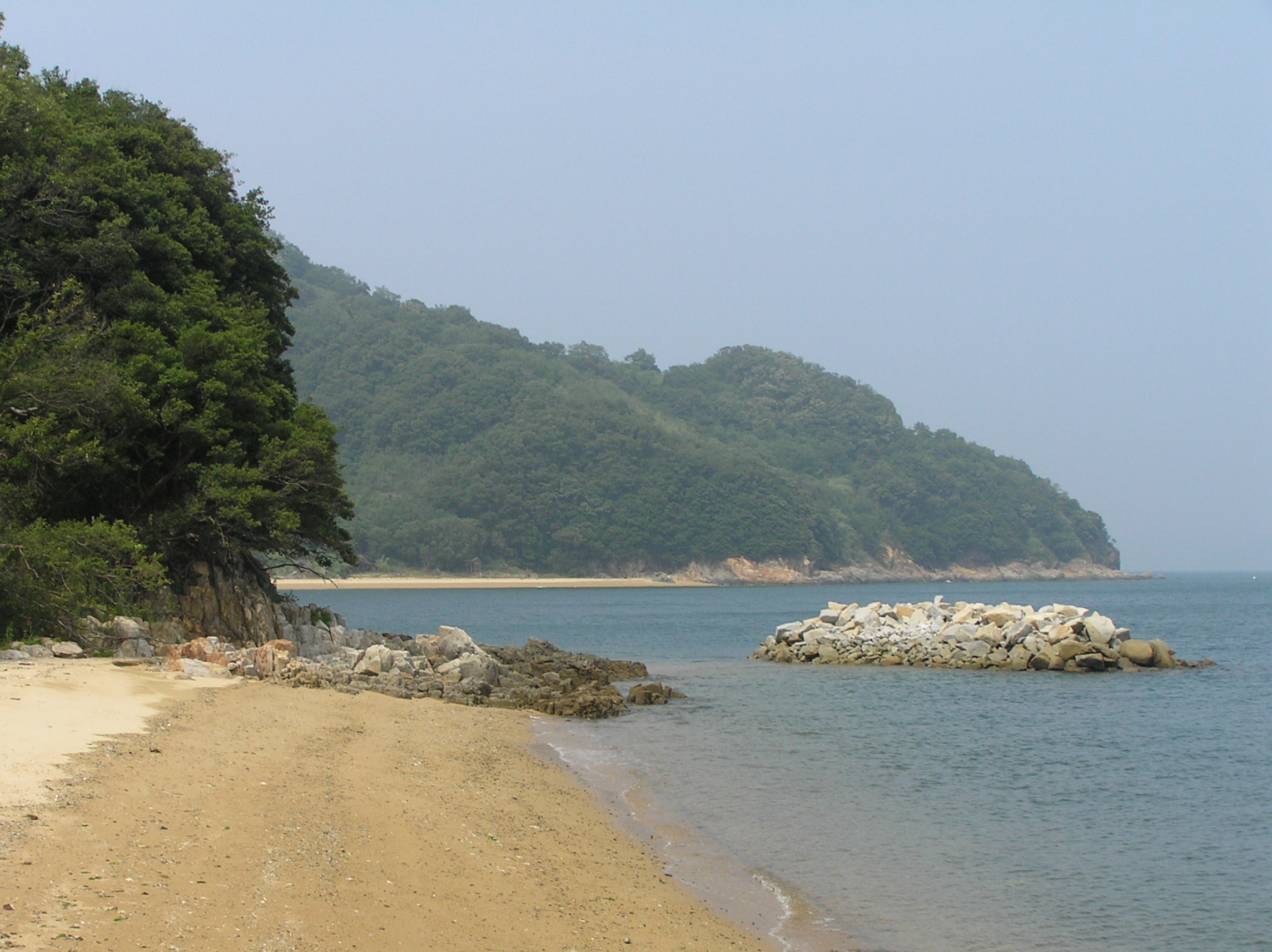 真鍋島の海岸風景